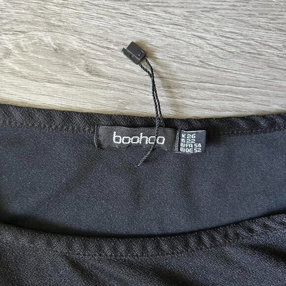 BooHoo Black Top Size 22 - Picture 2 of 3